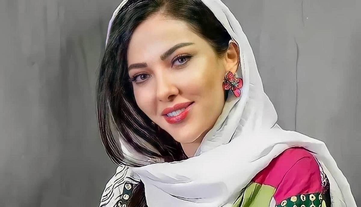 استایل متفاوت خانم اوتادی: وقتی آناناس و گل لباس می‌شوند!