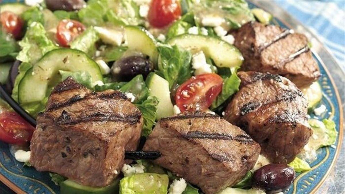 طرز تهیه کباب با سالاد گوجه | برای شام امشب یک کباب متفاوت و مقوی درست کن
