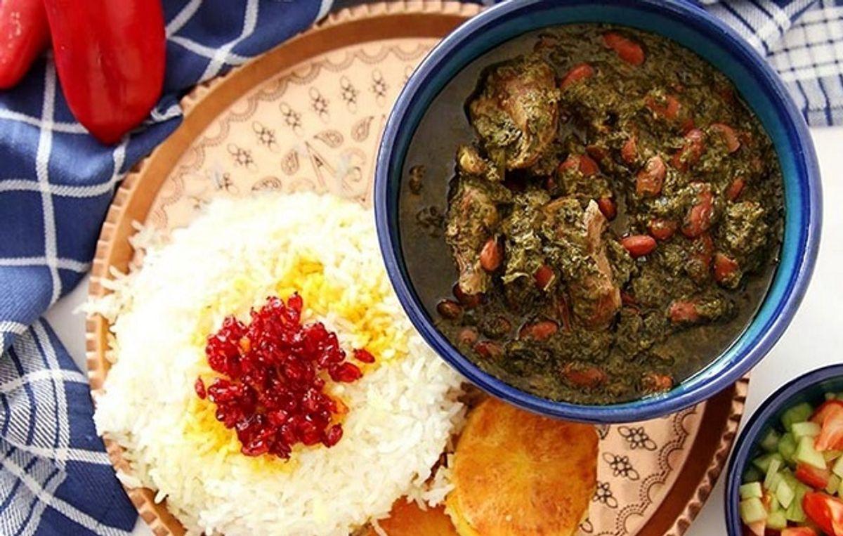 طرز تهیه قرمه سبزی با چاشنی خاص | با این چاشنی عطر قورمه سبزی چند برابر میشه