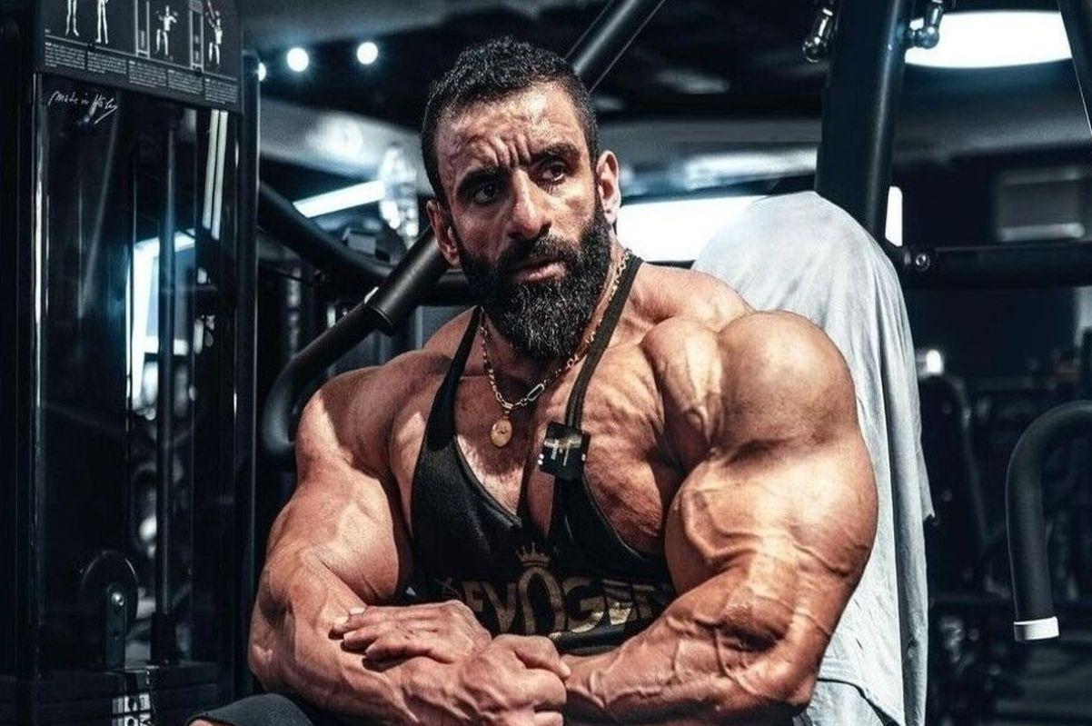 تمرینات سخت و طاقت فرسای هادی چوپان برای عضله سازی با تراکتور