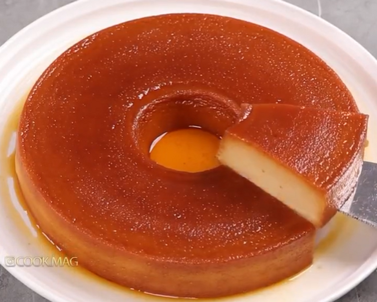 طرز تهیه دسر کرم کارامل با نان تست | با تخم مرغ، شیر و نان تست لطیف ترین دسر دنیا را درست کن