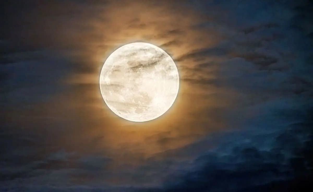 رازهای ابر ماه 14 آذر 1404 | 14 آذر خاص ترین و آخرین ابر ماه کامل 2025 | افزایش چند برابری قدرت ذهن و رسیدن به خواسته ها