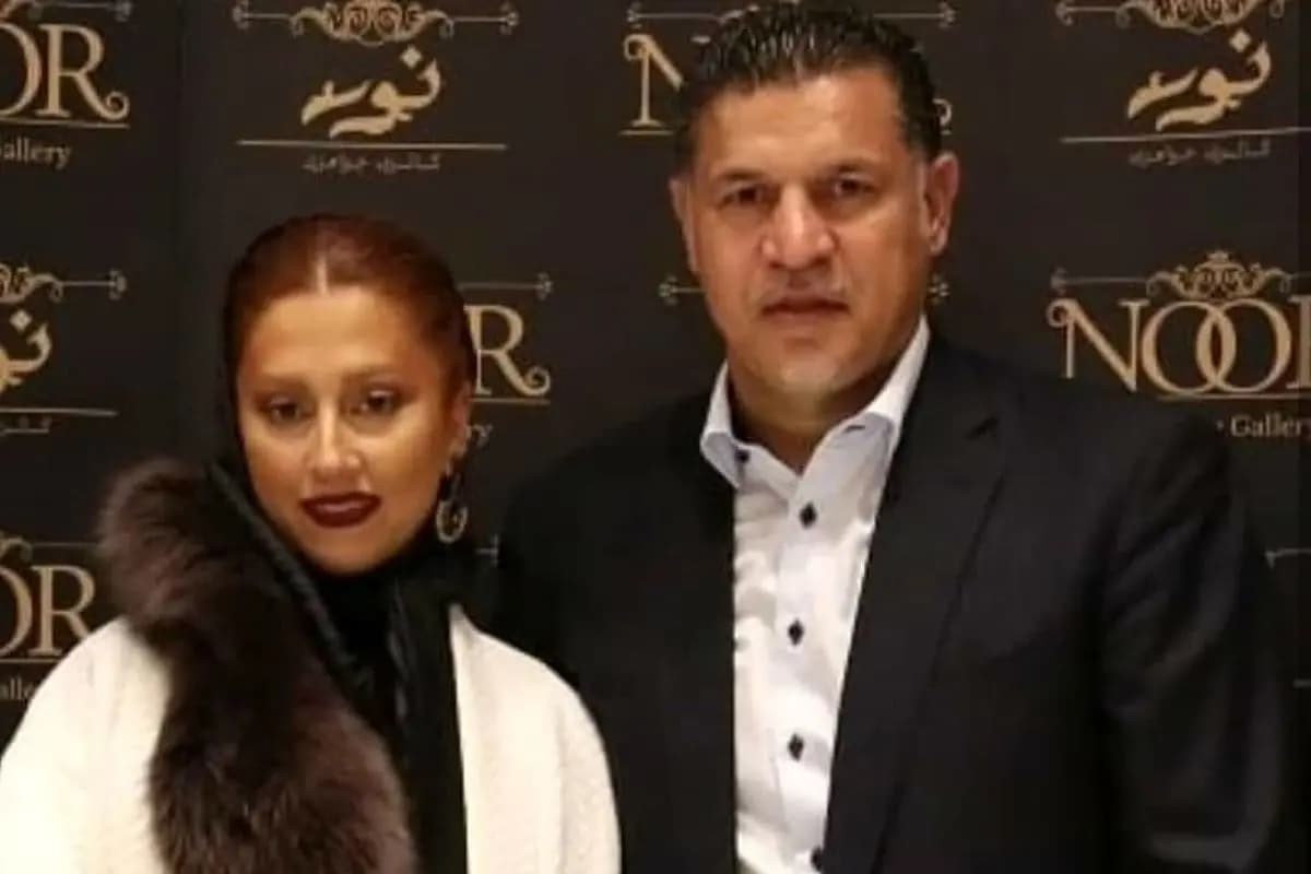 حضور غافلگیرکننده علی دایی و همسرش در نمایش موزیکال رابین‌هود