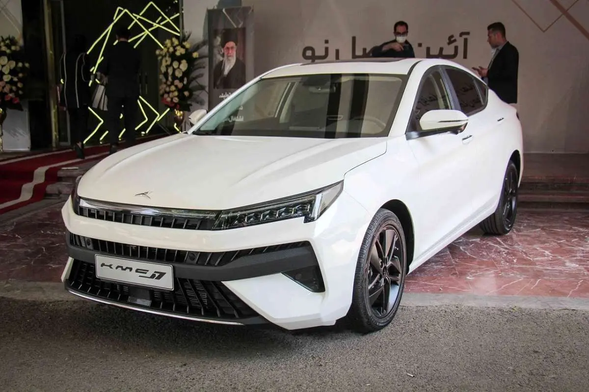 آغاز پیش فروش کرمان موتور؛ KMC J۷ مدل 1405 عرضه شد‌‌+ لیست آپشن‌ها