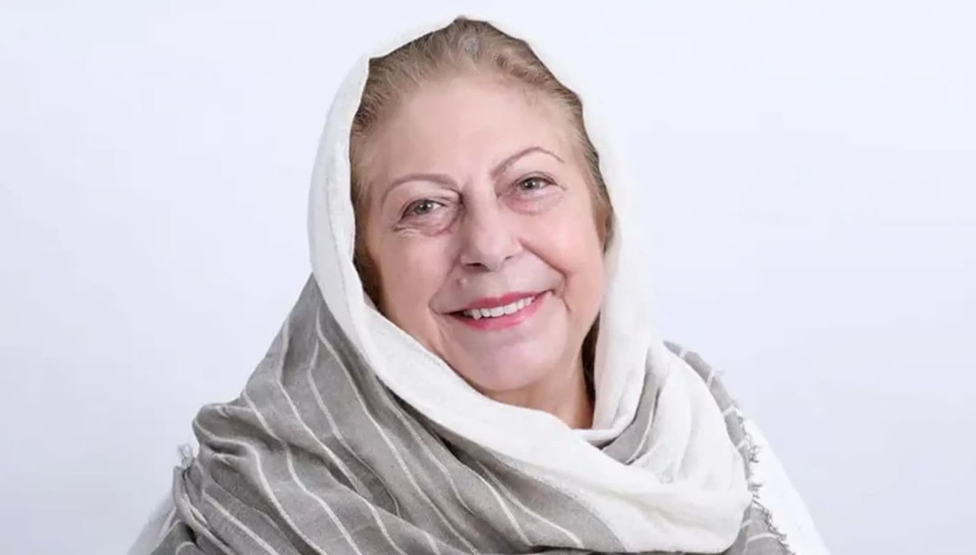 تیپ پلنگی ثریا قاسمی در 82 سالگی در کنار پسرش