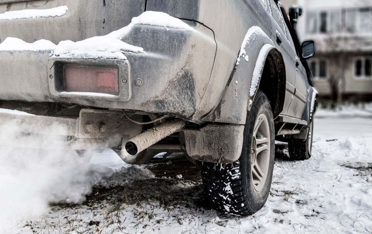 ترفند نگهداری از خودرو | چرا نباید ماشین را درجا گرم کنیم؟ کارشناسان هشدار می‌دهند!