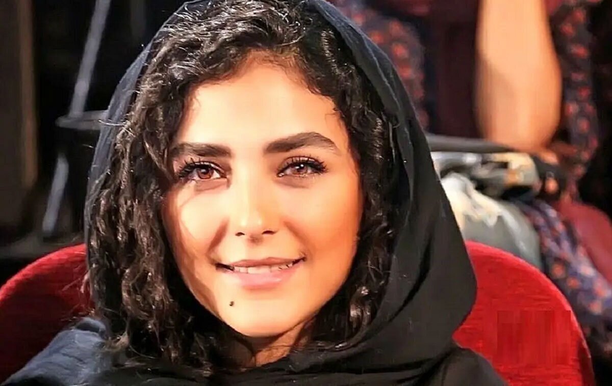 استایل خاص هدی زین‌العابدین با مانتوی شیک و متفاوت!