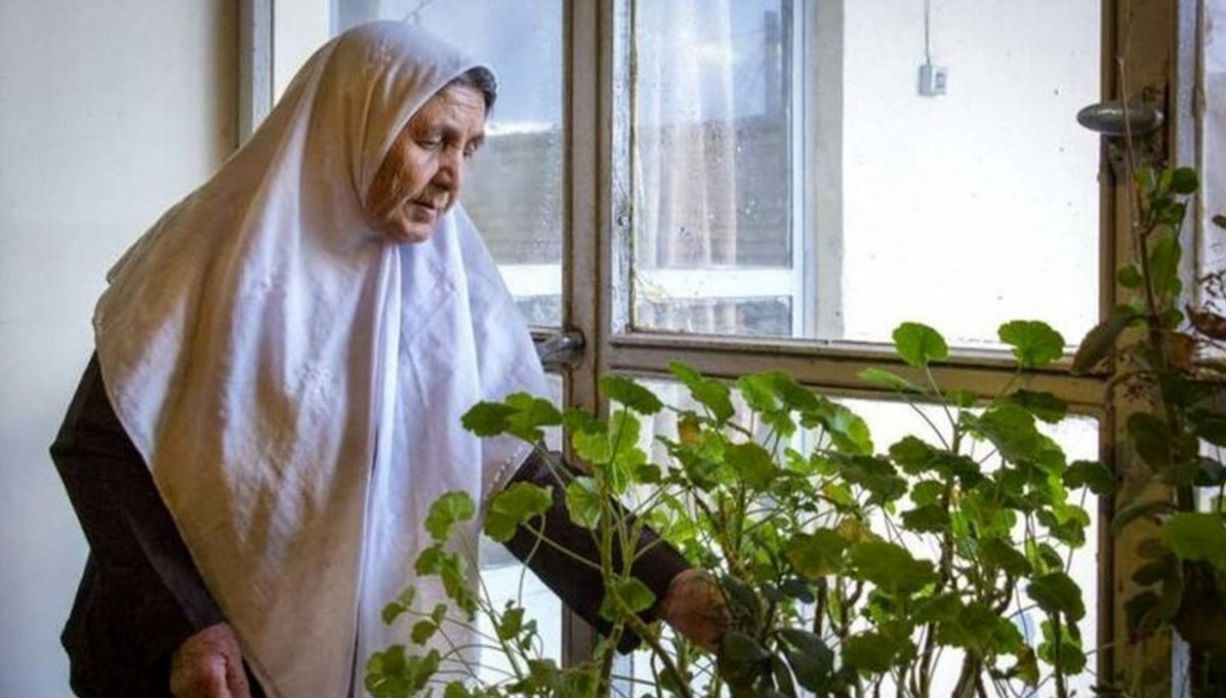 ویدئوی جالب از مادربزرگی که دابسمش می سازد!