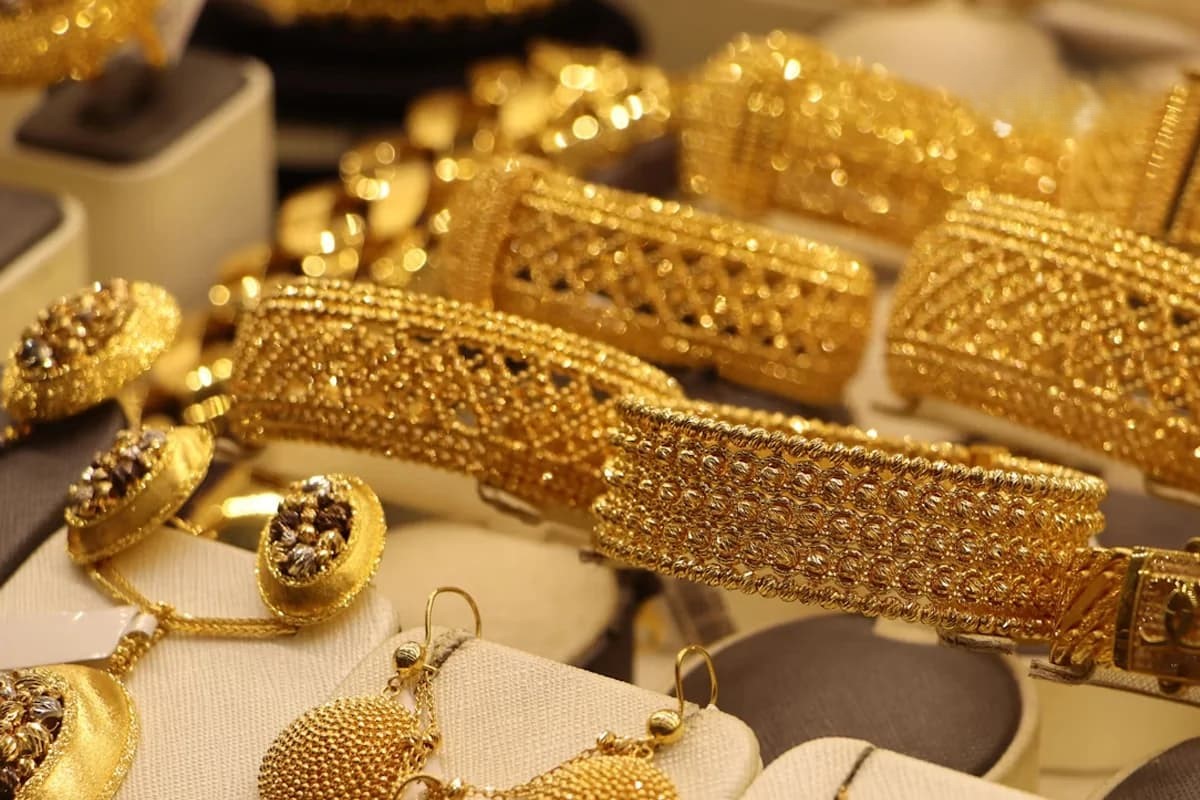 پیش‌بینی قیمت طلا و سکه امروز دوشنبه ۱ دی 1404 | چشم بازار طلا به دلار دوخته شد