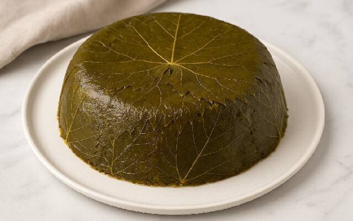 طرز تهیه کیک دلمه برگ مو بدون نیاز به پیچیدن