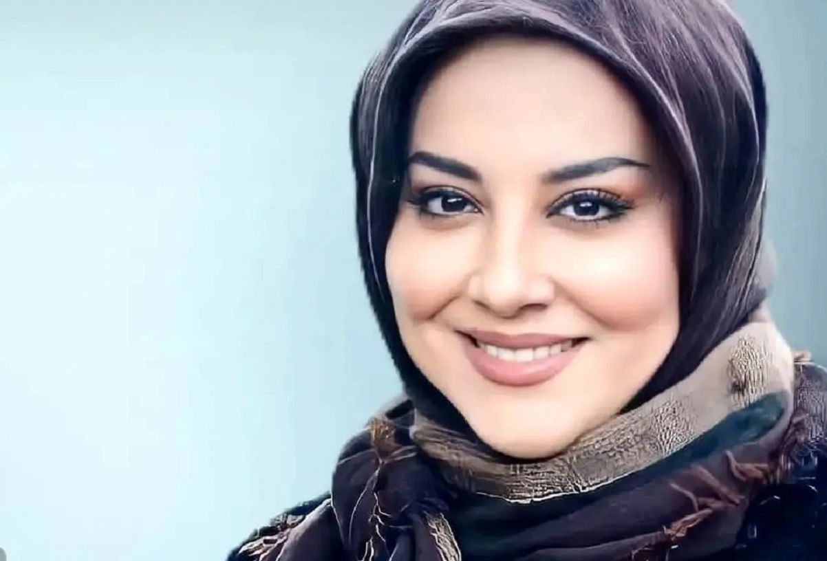 ماشین لاکچری آشا محرابی در عیادت از مادر عمو پورنگ