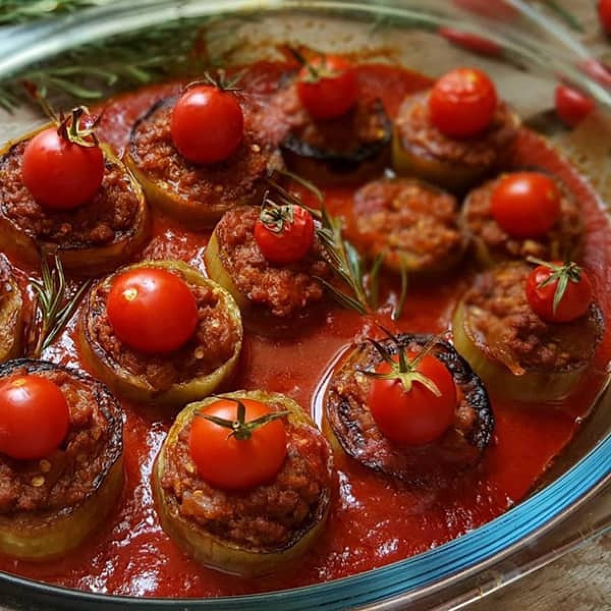 طرز تهیه خوراک گوشت و بادمجان ترکی؛ آموزش سرخ کردن بادمجان و گرفتن تلخی شان