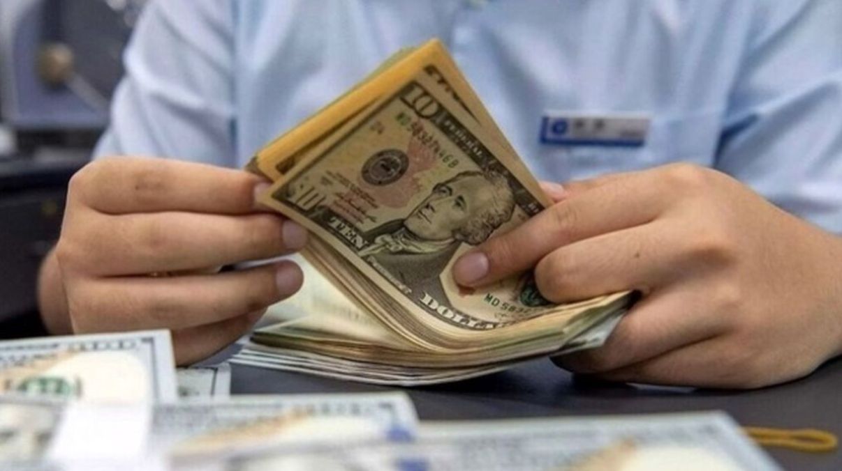 دلار 69 هزار تومان شد؛ آپدیت لحظهای افت قیمت دلار