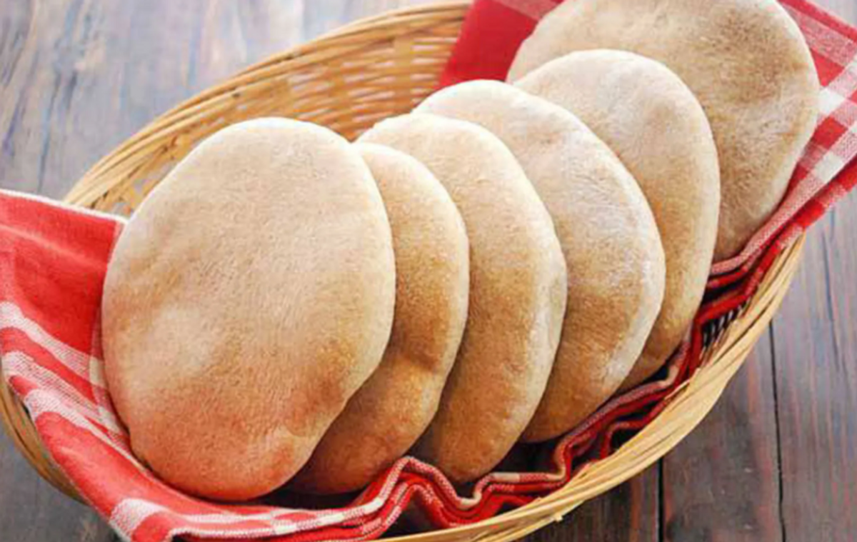 طرز تهیه خانگی نان پیتا ساندویچی مرحله به مرحله