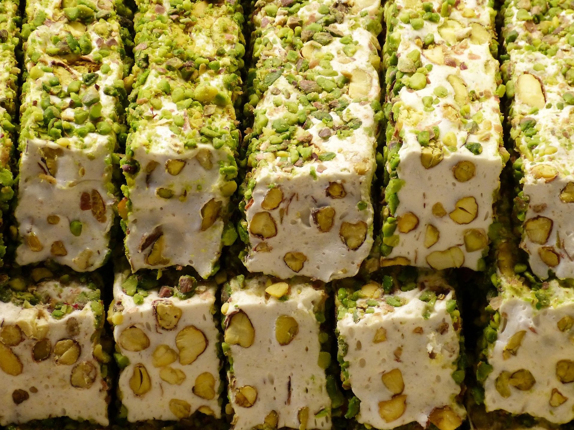 آموزش گام به گام طرز تهیه گز پستهای اصیل اصفهان خوشمزه