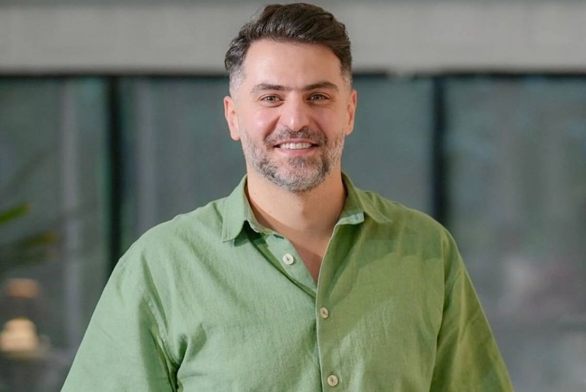 خاطره عجیب علی ضیا از دعوای یک راننده کامیون در هلند!