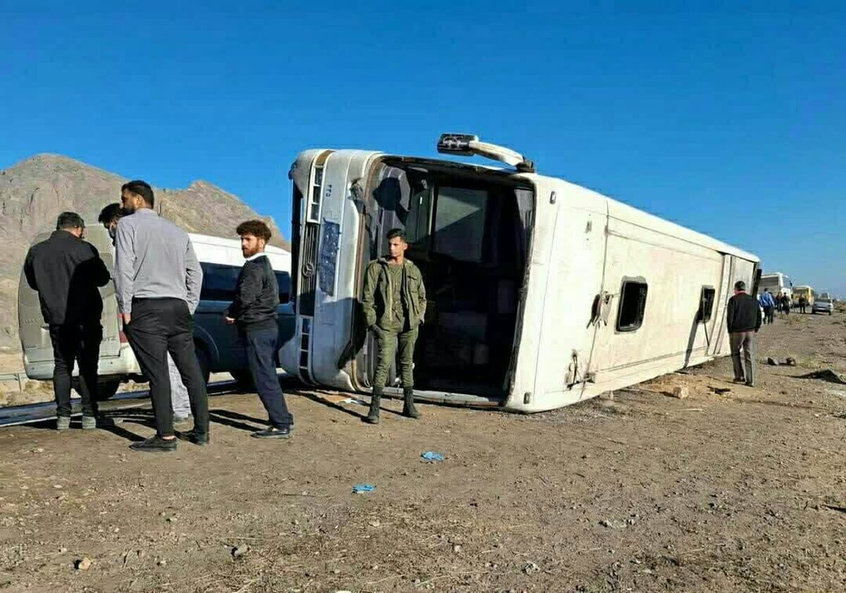 واژگونی اتوبوس حامل کارگران معدن سیرجان| مرگ تلخ دو کارگر معدن در کرمان