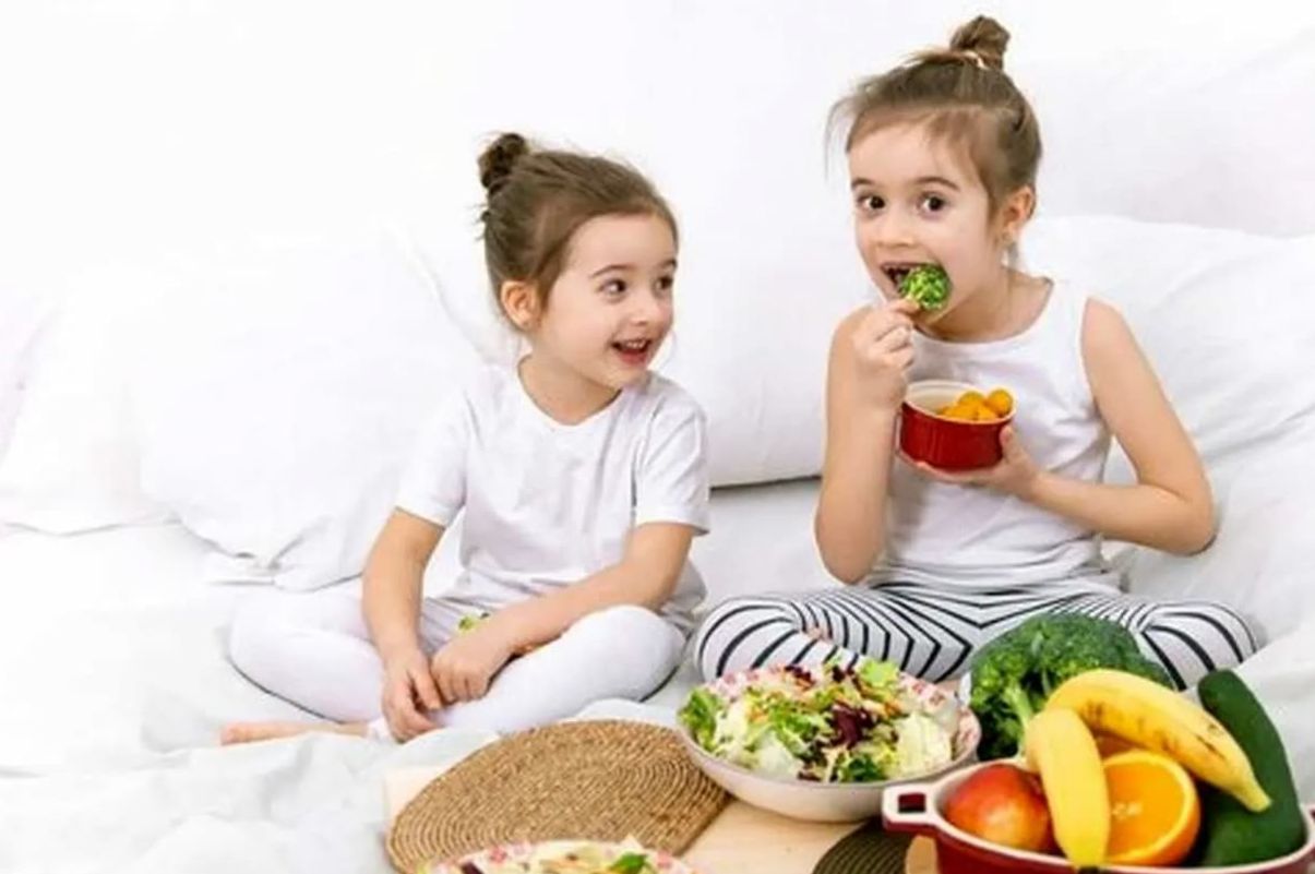 زنگ خطر بلوغ زودرس برای کودکان؛ این خوراکی‌ها را از سفره حذف کنید
