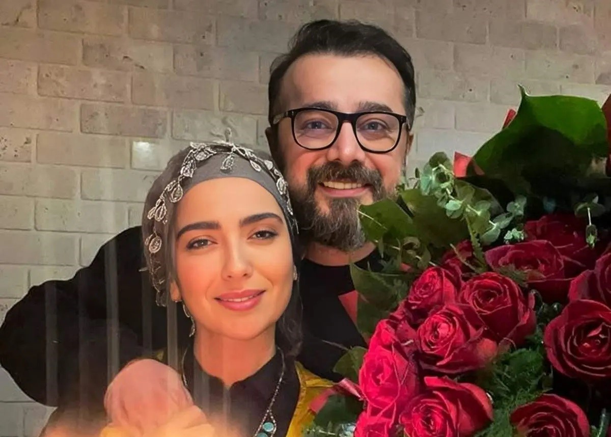 فرزند مونا کرمی به دنیا آمد؛ اولین قاب سه نفره مونا کرمی و سپند امیرسلیمانی و فرزندشان
