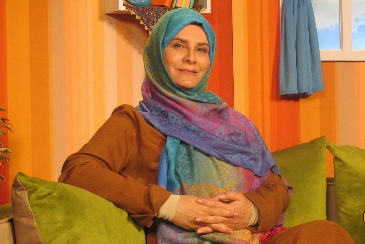 ادعای گیتی خامنه مجری محبوب دهه 60: ۷-۸ بار در روز از من خواستگاری می‌شد