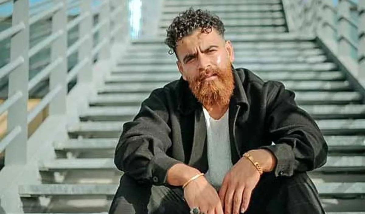 سلفی آسانسوری معین زد با استایل جدیدش