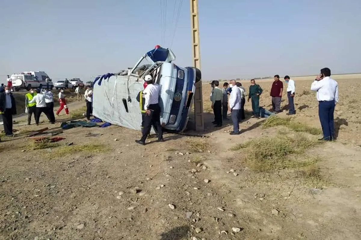 واژگونی مینیبوس مدرسه در جاده نیشابورـ سبزوار با 14 مصدوم