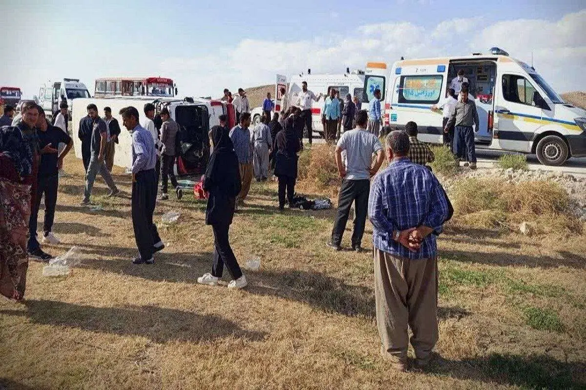 واژگونی مینی بوس حامل دانش‌آموزان با 13 مصدوم