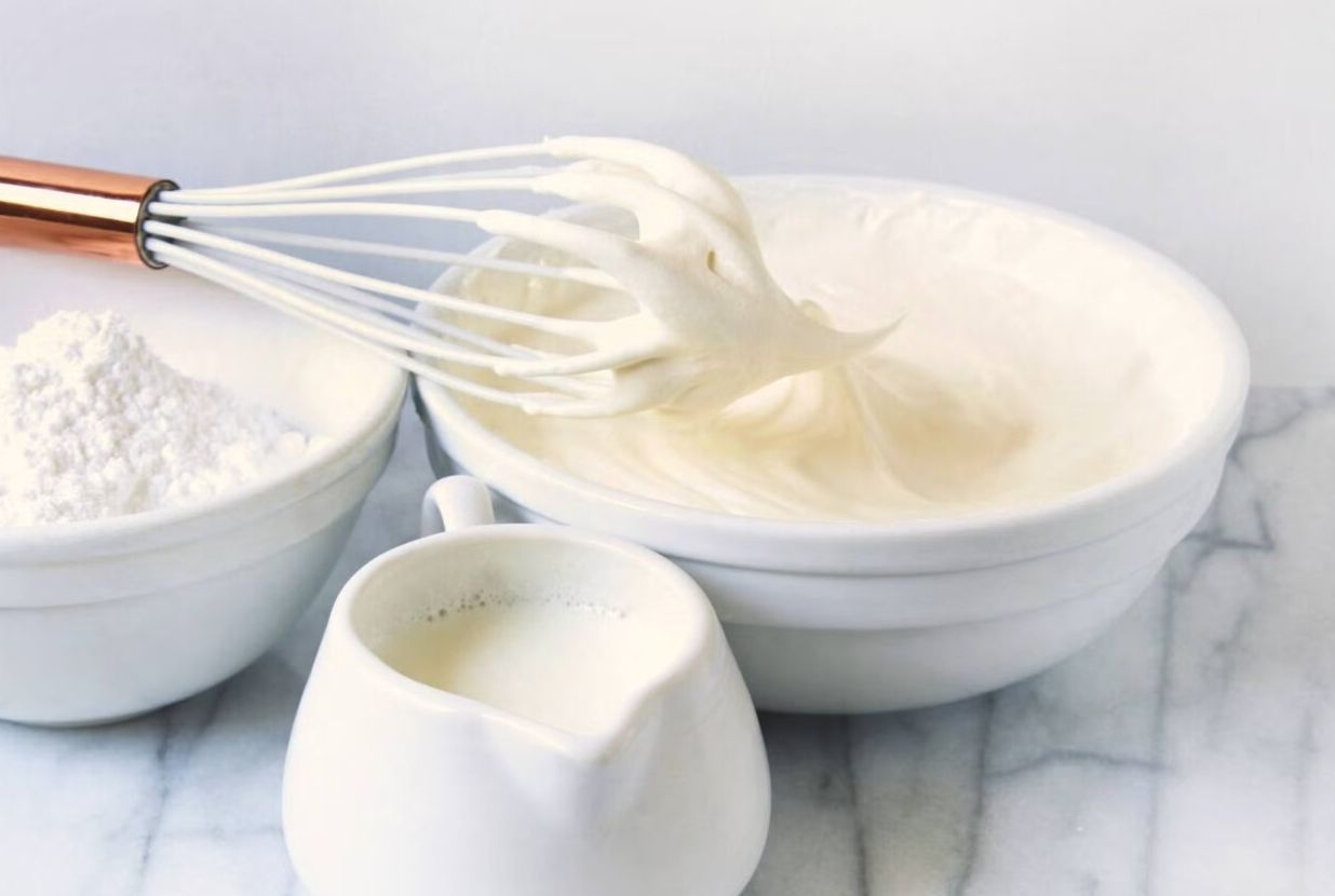 چطور خامه قنادی را مثل قنادهای حرفهای فرم دهیم؟ | روش اصولی فرمدهی خامه قنادی