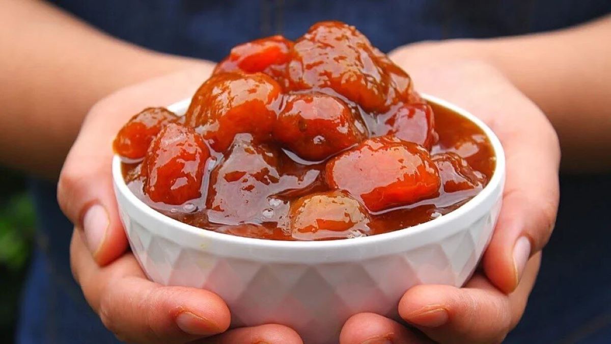طرز تهیه مربای آلوبخارا با طعم ترش و شیرین؛ روش جلوگیری از شکرکزدن مربا در آینده