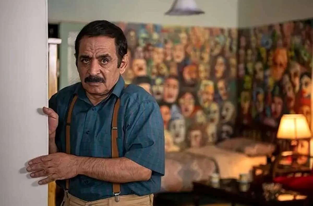 نگاهی به دکوراسیون مجلل خانه قدرت‌الله ایزدی، عمو رشید به سبک کلاسیک؛ از مبلمان مدرن و پرده‌های اعیانی تا تابلوهای هنری و فرش ایرانی