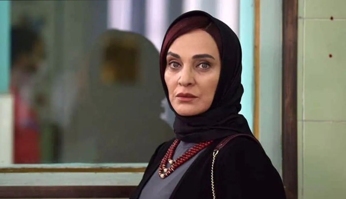 عکسی جذاب از رویا نونهالی و همسرش در کنار ماشین مسابقهای!