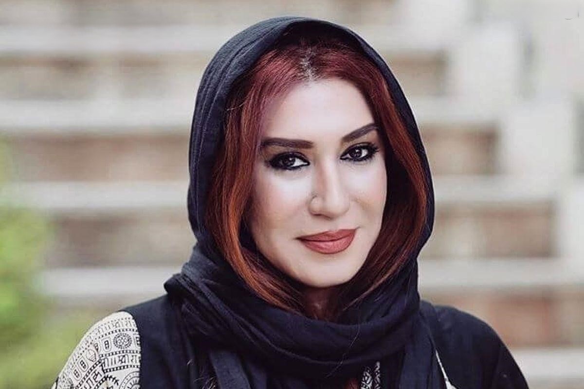 استایل نسیم ادبی با پیراهن مدل شکوفه هنر دست طراح لباس ایرانی