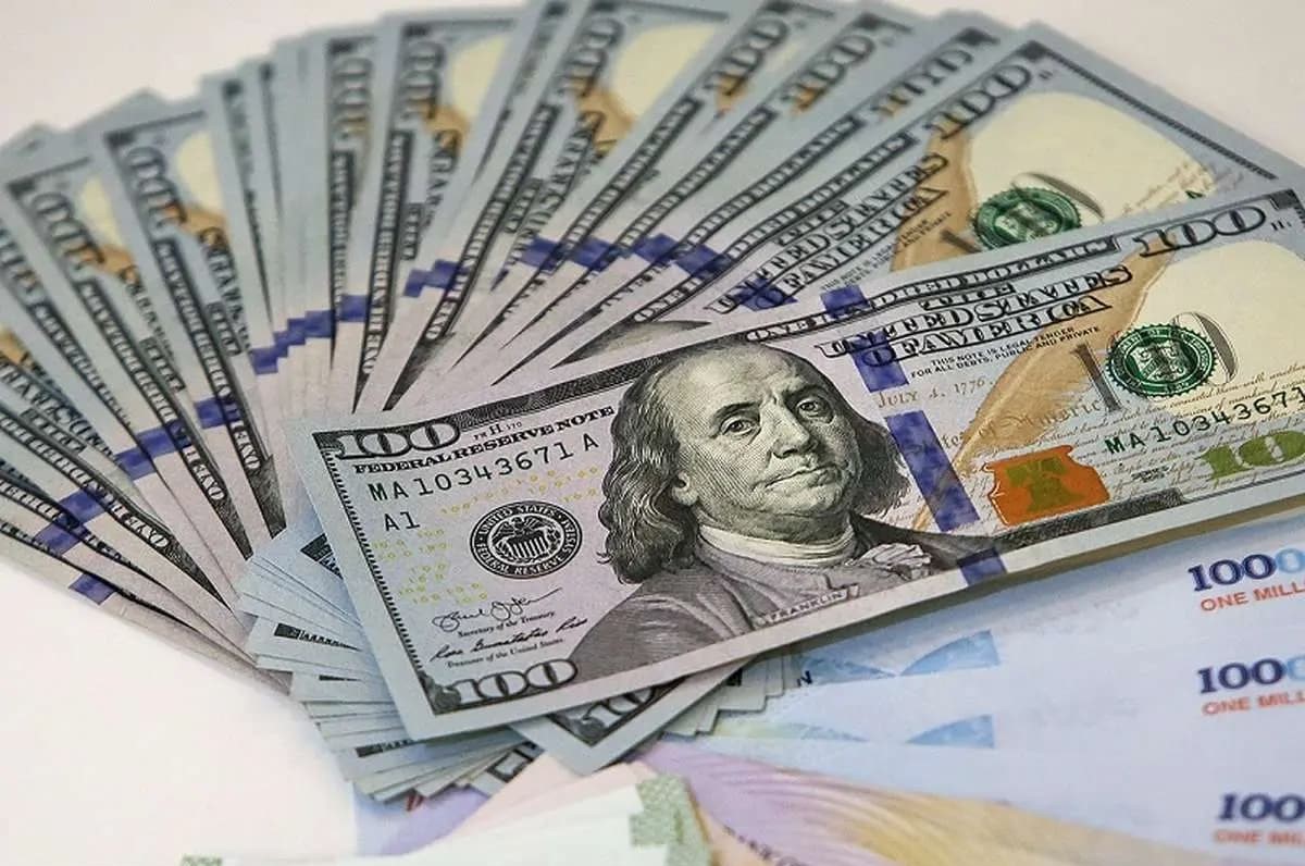 آغاز پیش فروش دلار با تخفیف و بدون ریسک نوسان در مرکز مبادله ارز