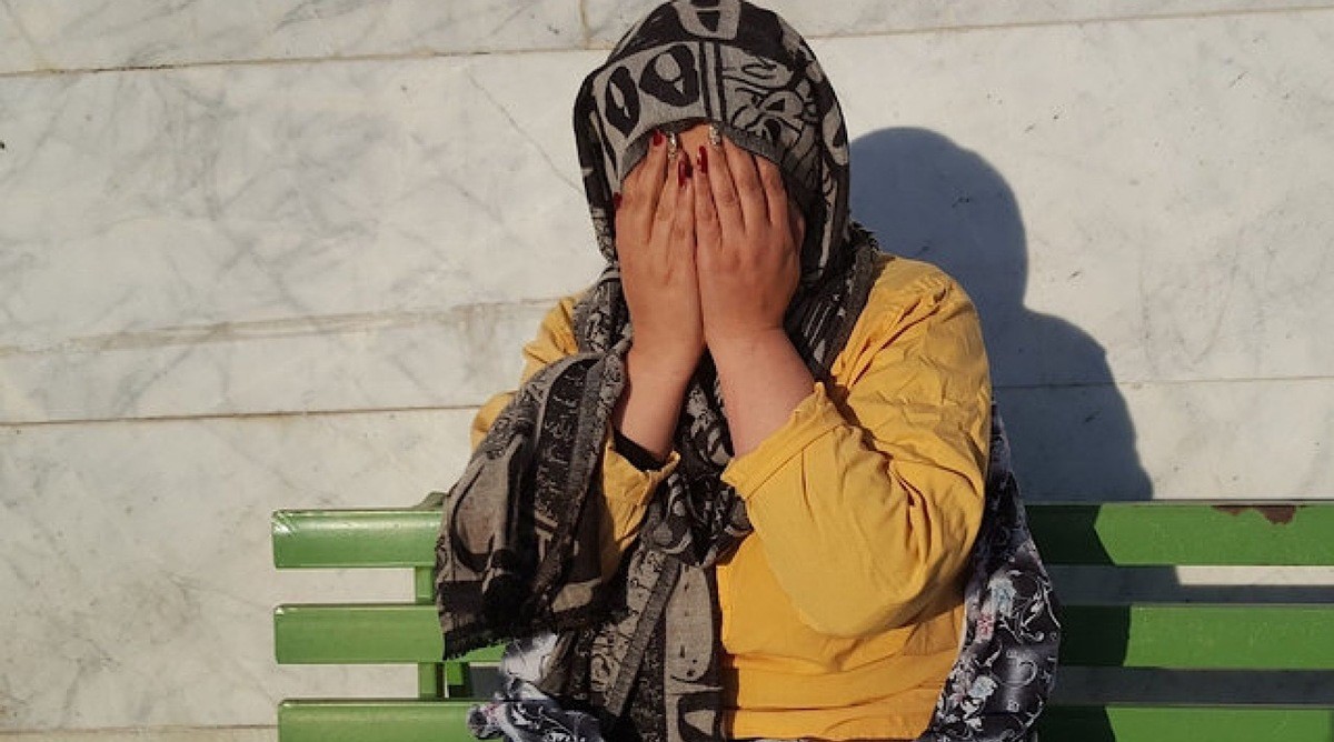 پذیرایی زن دوره‌گرد با چای مسموم برای سرقت از مسافران
