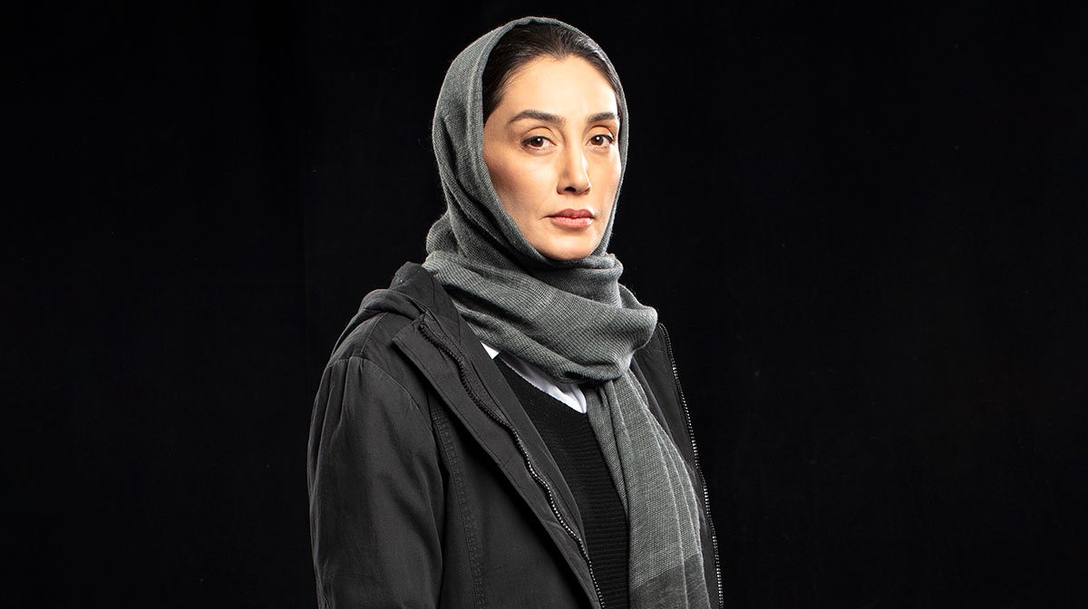 ادعای کارگردان معروف: هدیه تهرانی میخواست موهایش را بیرون بگذارد، قراردادش رو کنسل کردم!