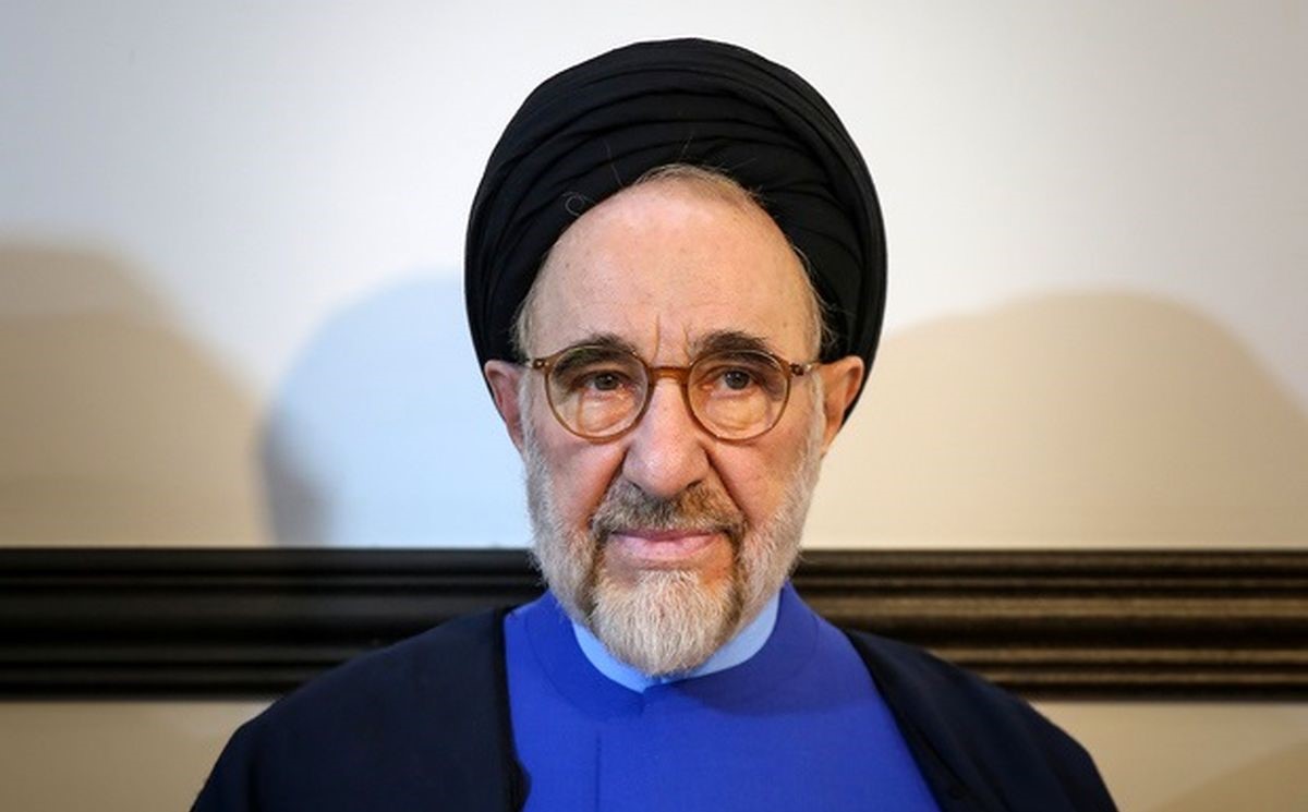 رنگ لباس سید محمد خاتمی در بیمارستان جنجال به پا کرد
