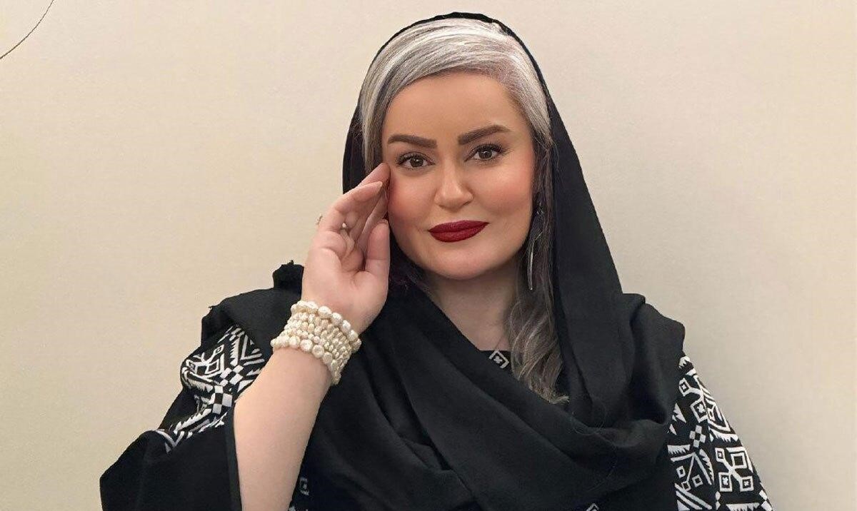 همخوانی صمیمانه نعیمه نظام‌ دوست و الناز ملک در یک کافه موزیکال با آهنگ مجید رضوی