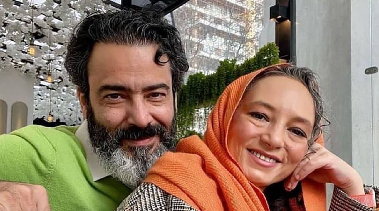 سفره هفت سین سحر ولدبیگی و نیما فلاح با شمعدان های سبز آبی دلبرش