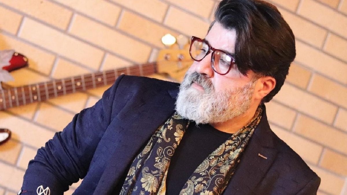 قاب عاشقانه مهدی یغمایی و همسر زیبایش نگار در جزیره کیش