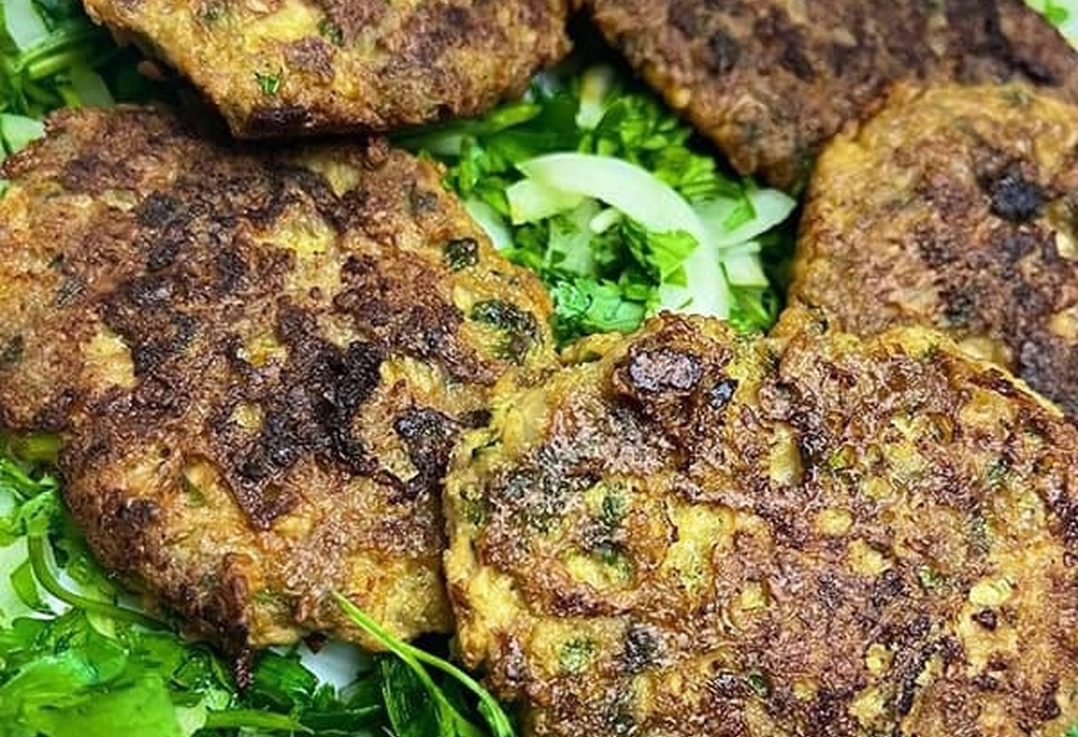 طرز تهیه کوکوی سبزیجات مخلوط فوری | یک غذای ساده و راحت برای ناهار یا شام