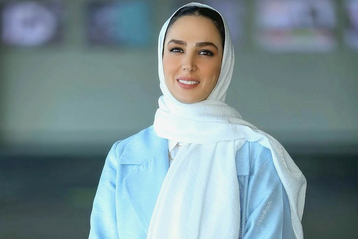 سومین سالگرد ازدواج سوگل طهماسبی با لباسی رؤیایی و دستهگل لاکچری