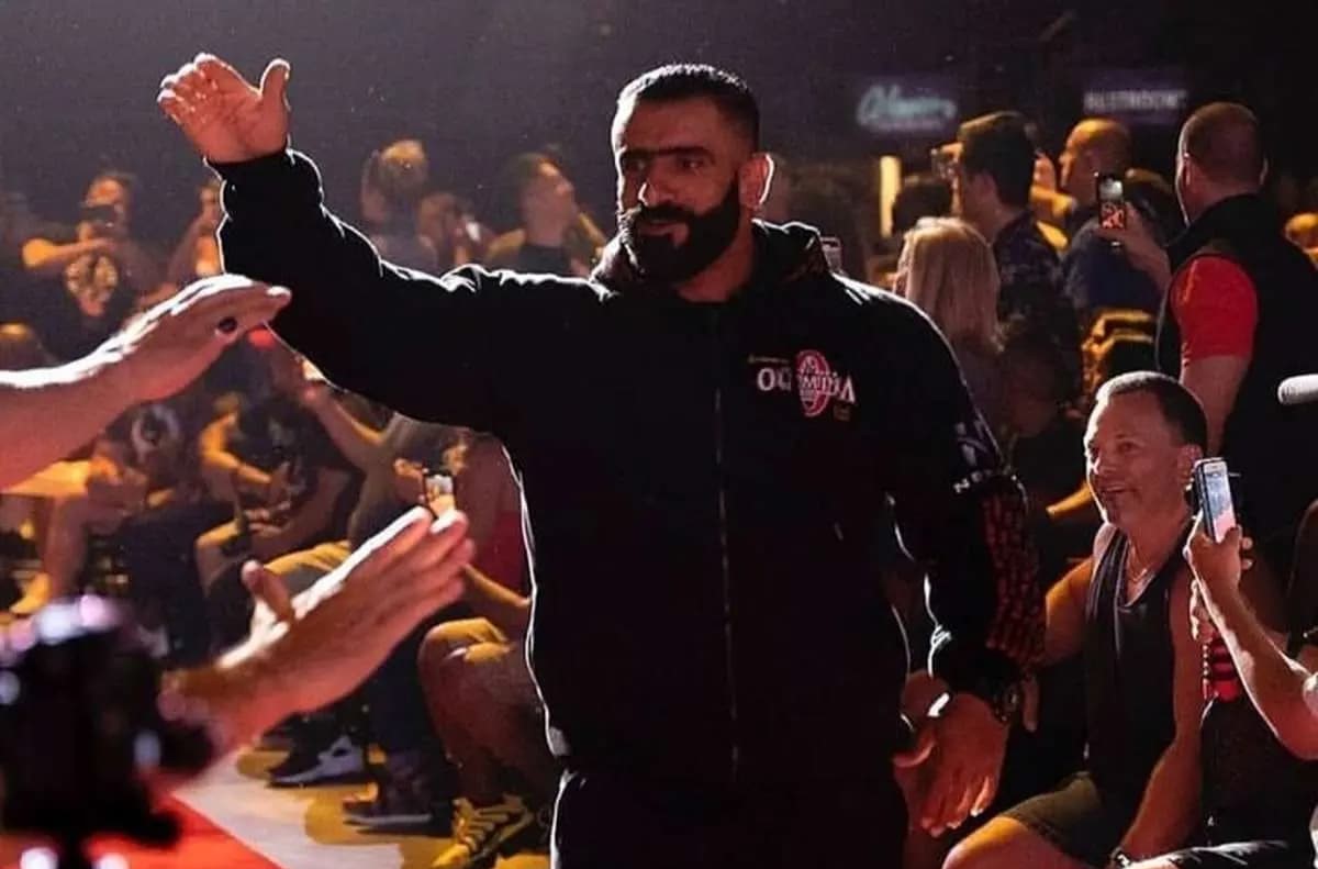 سلام نظامی هادی چوپان به پرچم ایران+عکس