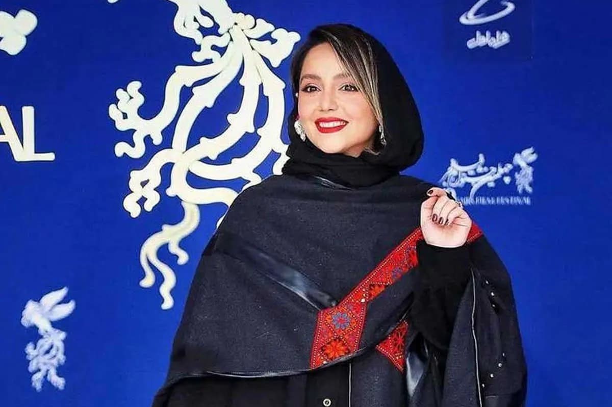 استایل هندی نازنین بیاتی با مدل حنای شیک روی دست