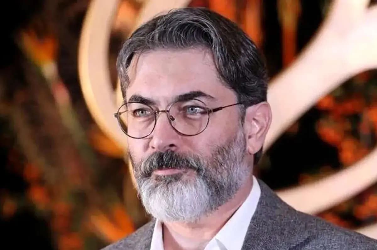 پارسا پیروزفر کارگردان شد