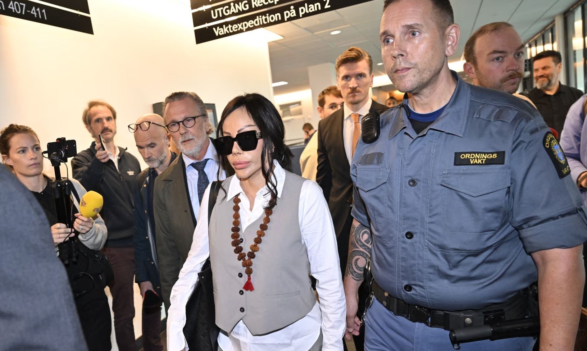 دستگیری فریبا خطیبی قباقتپه معروف به ملکه زباله ها| محاکمه فریبا ونکور به اتهام جرایم زیست محیطی