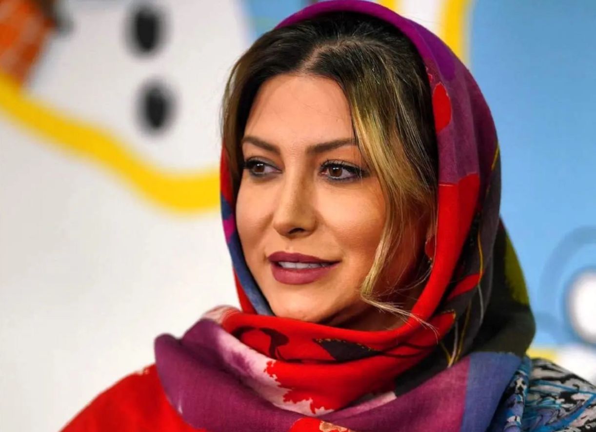 همخوانی عاشقانه و پرشور فریبا نادری با آهنگ تو نفسی هم نفسی بمان برایم حجت اشرف زاده در کاخ سعدآباد