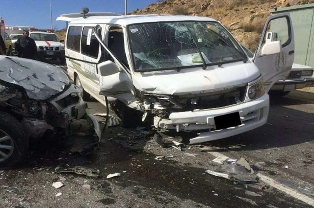 واژگونی خودروی ون در عراق با 12 زائر مصدوم