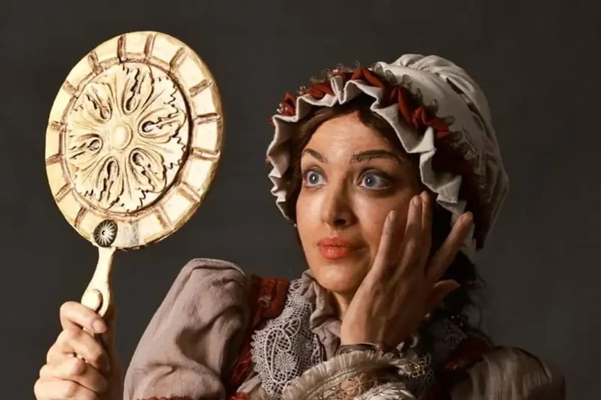 علیرضا قربانی به تماشای تئاتر بهنوش طباطبایی نشست