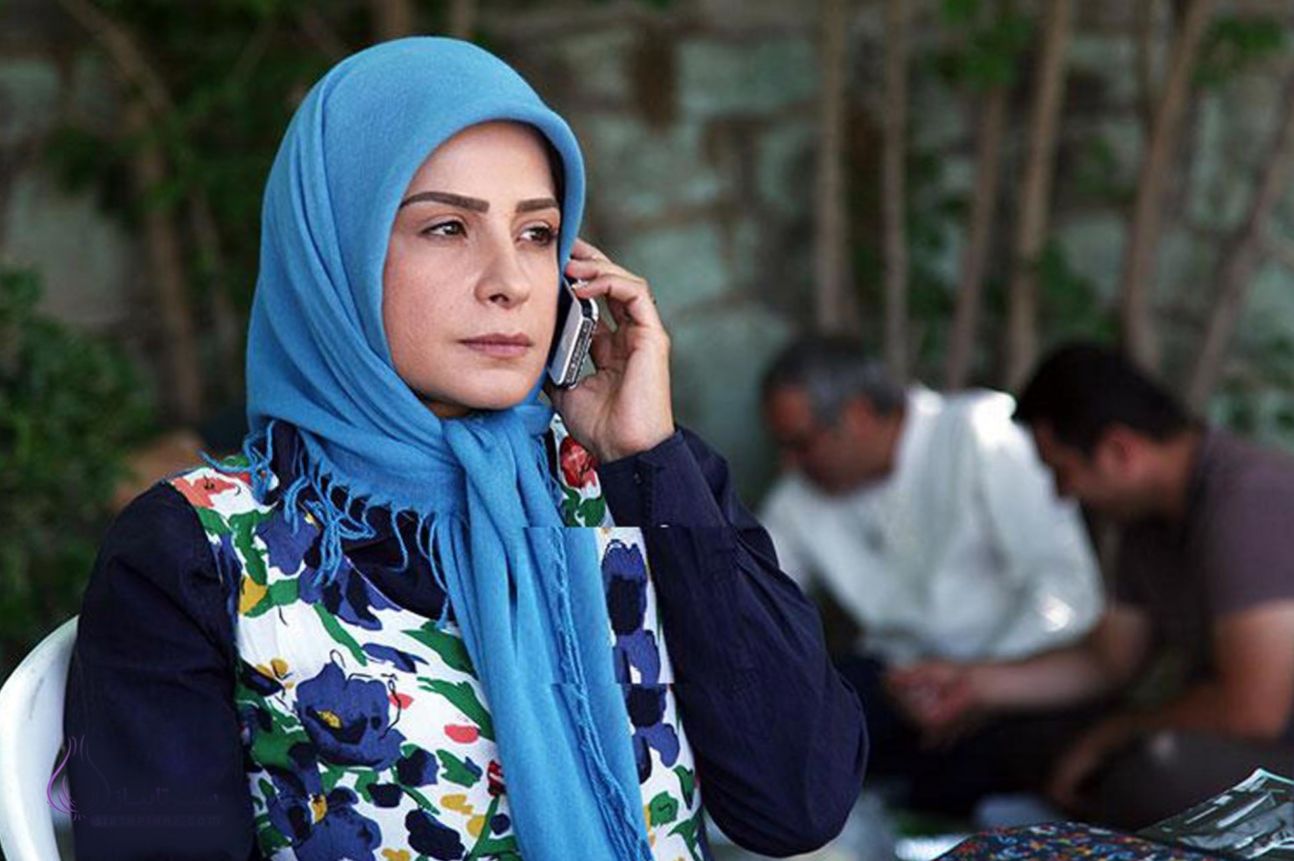 دکوراسیون شاهانه و لوکس خانه سیما تیرانداز، بازیگر سریال ستایش؛ از مبلمان سلطنتی و پرده‌ها و لوسترهای اعیانی تا فرش گلبهی و کابینت‌های چوبی