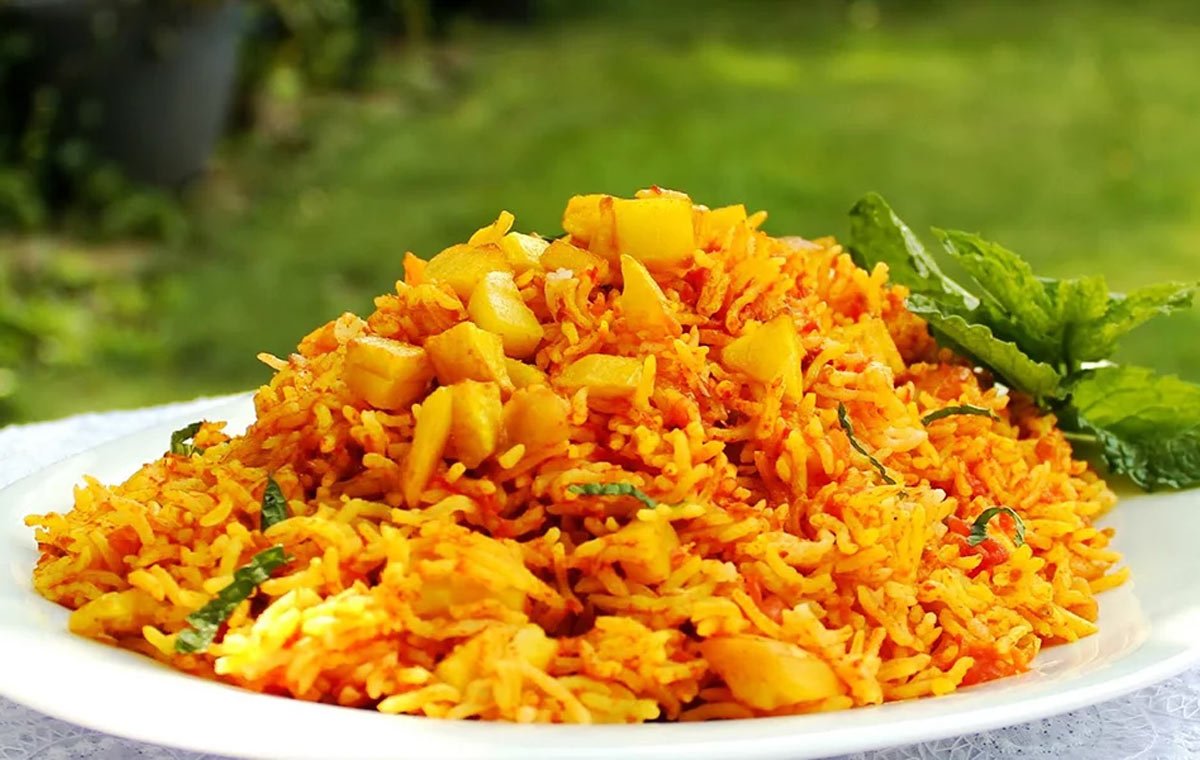 طرز تهیه استانبولی پلو با مرغ؛ لذیذ و خوشمزه، انگشتاتون رو باهاش می‌خوری!